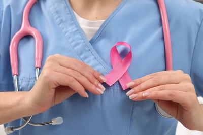 Smart Clinic e la prevenzione al femminile: come mantenere il seno in salute a 30, 40 e 50 anni